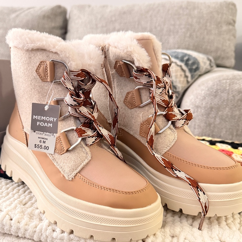 Falls Creek Tan and Cream Winter Boots